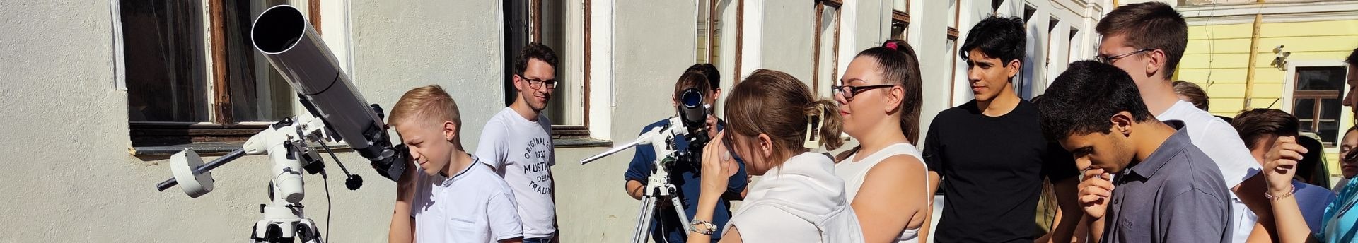 Csillagászati  programon vehettek részt az egri Dobó István Gimnázium diákjai